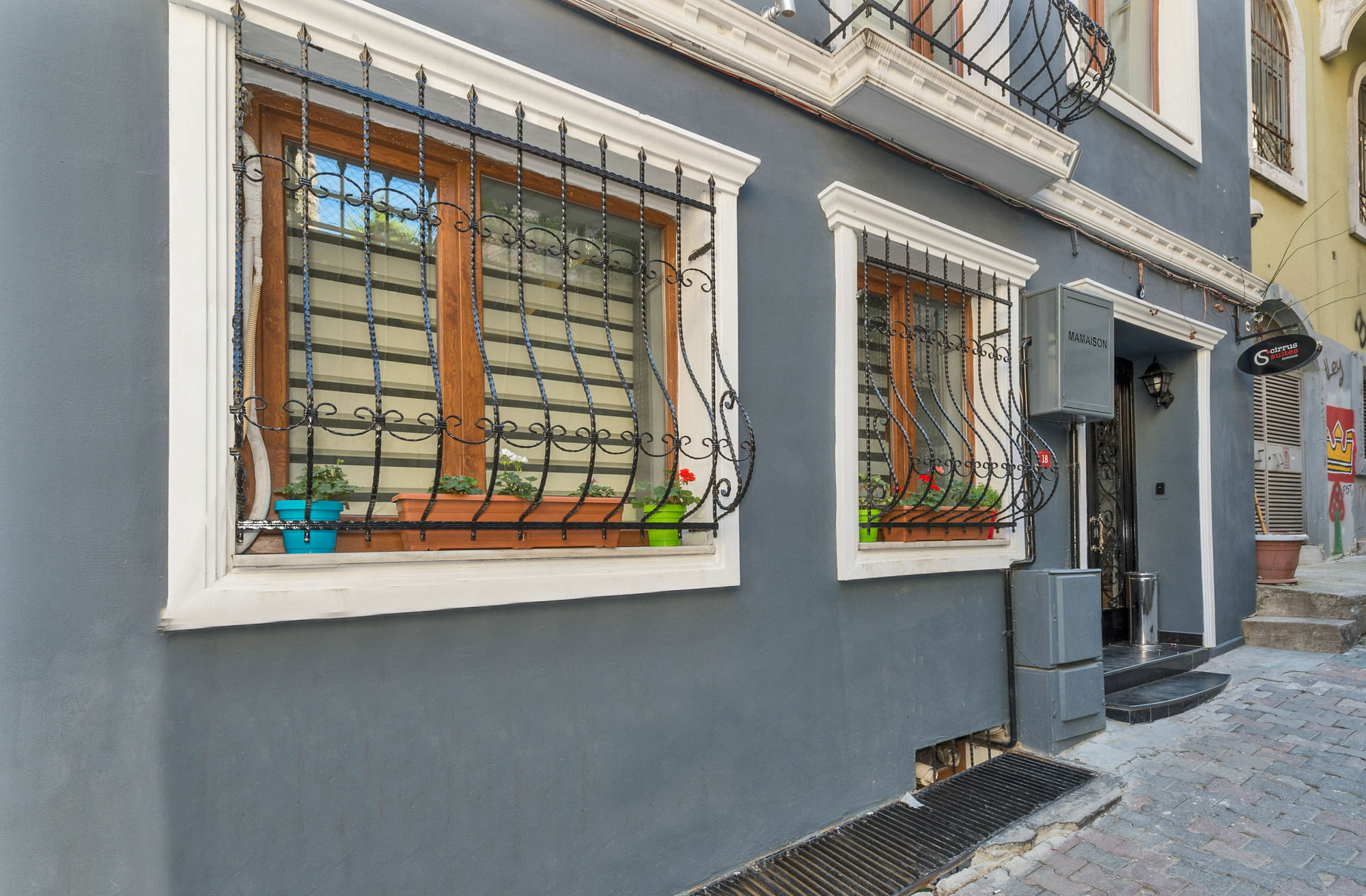 Cirrus Suites Tomtom Istanbul Exterior foto